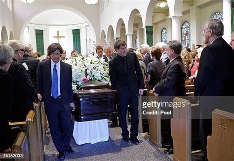 90 The Merv Griffin Funeral Ceremony Stock Photos High Res Pictures 90 The Merv Griffin Funeral Ceremony Stock Photos High Res Pictures