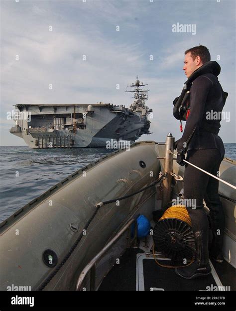 Aboard The Uss Theodore Roosevelt Cvn 71 Us Navy Boatswain S Mate Aboard The Uss Theodore Roosevelt Cvn 71 Us Navy Boatswain S Mate