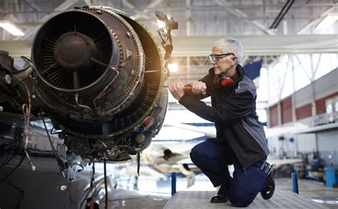 Aircraft Mechanic In The Hangar Specialty Ring Aircraft Mechanic In The Hangar Specialty Ring