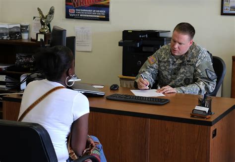 Army Offers Cash To Soldiers Who Become Career Recruiters Army Offers Cash To Soldiers Who Become Career Recruiters