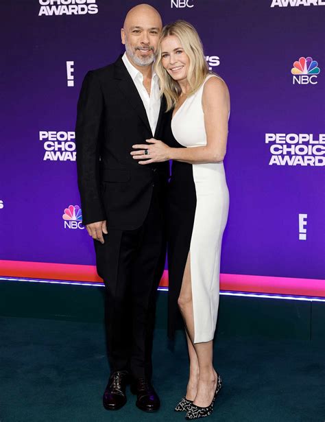 Chelsea Handler Cuddles Up To Boyfriend At People S Choice Awards Chelsea Handler Cuddles Up To Boyfriend At People S Choice Awards