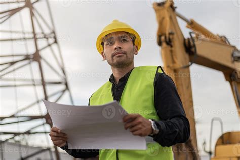 Civil Engineer In Construction