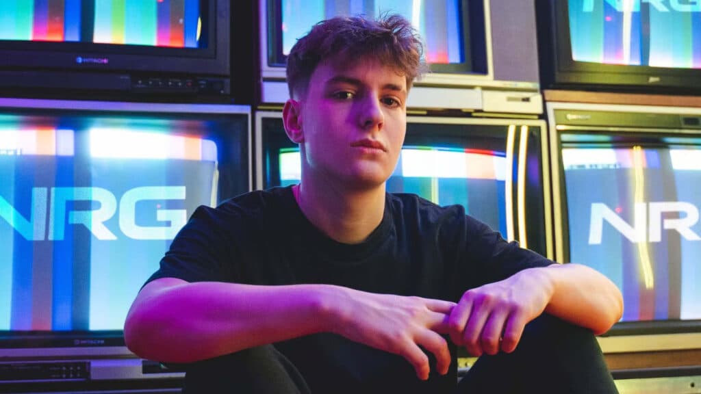 Clix Girlfriend Who Is The Fortnite Player Dating Otakukart Clix Girlfriend Who Is The Fortnite Player Dating Otakukart
