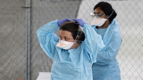 Clothing Company Hanes To Produce Face Masks For Health Care Workers Clothing Company Hanes To Produce Face Masks For Health Care Workers