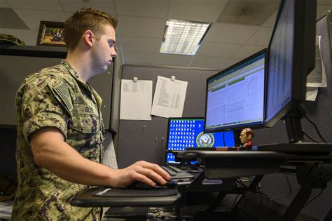 Covid 19 Pandemic Pushing Navy To 100 Percent Virtual Recruiting Usni Covid 19 Pandemic Pushing Navy To 100 Percent Virtual Recruiting Usni