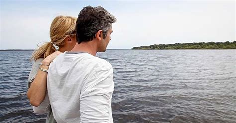 Everything You Need To Know If You Re Dating A Widower Everything You Need To Know If You Re Dating A Widower