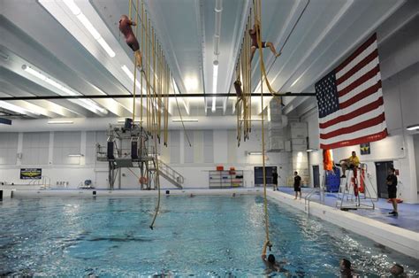 Inside The Coast Guard S Rescue Swimmer Training Program