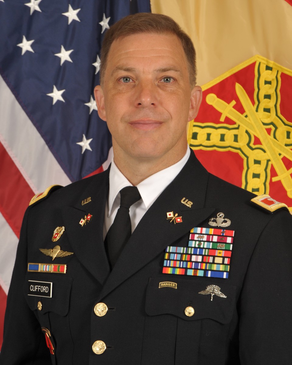 Is Commander Higher Than General