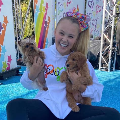 Jojo Siwa Said Her Boyfriend Is A Dream But She Isn T Sharing His Jojo Siwa Said Her Boyfriend Is A Dream But She Isn T Sharing His