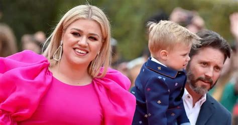 Kelly Clarkson Is Slowly Opening Up To The Idea Of Dating Insider Kelly Clarkson Is Slowly Opening Up To The Idea Of Dating Insider