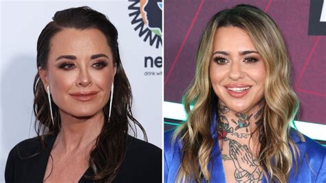Kyle Richards And Morgan Wade Poke Fun At Dating Rumors In Video Kyle Richards And Morgan Wade Poke Fun At Dating Rumors In Video