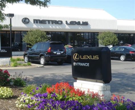 Metro Lexus In Brookpark Oh Rated 4 9 Stars Kelley Blue Book Metro Lexus In Brookpark Oh Rated 4 9 Stars Kelley Blue Book