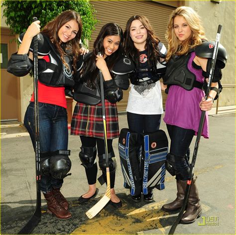 Miranda Cosgrove Victoria Justice To Big Time Rush Welcome To Nick