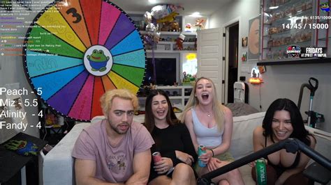 Mizkif Flashes Fandy And Peyzki Youtube Mizkif Flashes Fandy And Peyzki Youtube