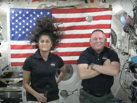 Nasa Picks Spacex To Bring Home The American Astronauts Stuck In Space Nasa Picks Spacex To Bring Home The American Astronauts Stuck In Space