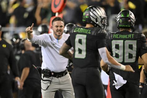 Oregon Coach Dan Lanning On Ducks Late 12 Men Penalty Vs Ohio State Oregon Coach Dan Lanning On Ducks Late 12 Men Penalty Vs Ohio State
