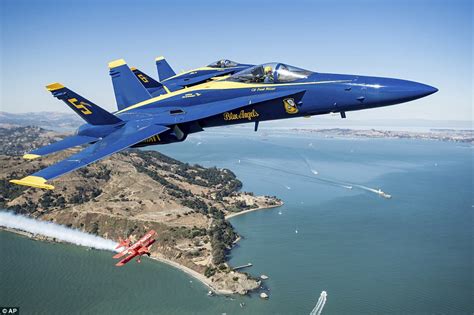 Photos Show Us Navy Blue Angels Over San Francisco Daily Mail Online