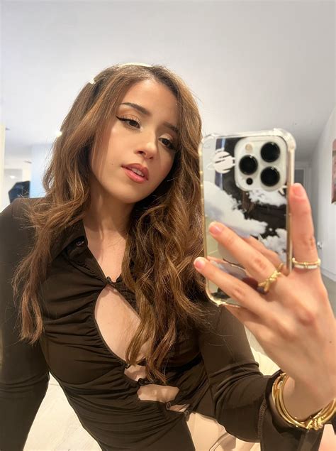 Pokimane On Twitter I Could Be A Better Boyfriend Than Him Https Pokimane On Twitter I Could Be A Better Boyfriend Than Him Https