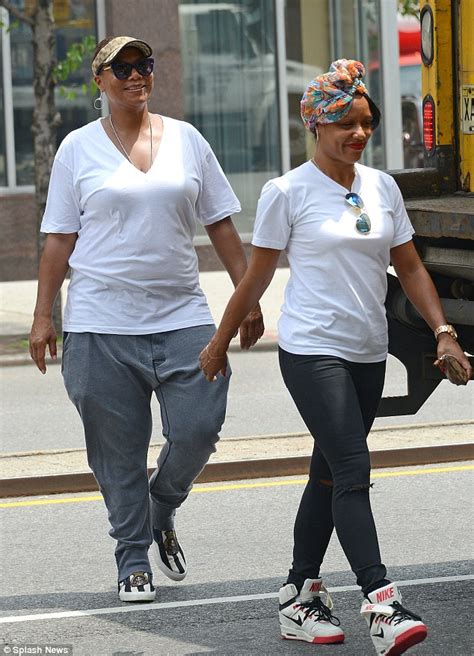 Queen Latifah And Partner Eboni Nichols Take A Leisurely Stroll In New Queen Latifah And Partner Eboni Nichols Take A Leisurely Stroll In New