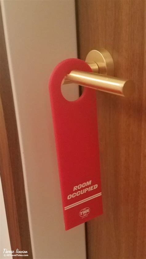 Room Occupied Sign On A Hotel Door Hi Travel Tales