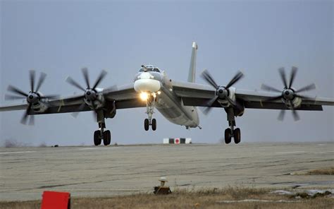 Russia S Tu 95 Bear Is A Missile Carrying Bomber The National Interest