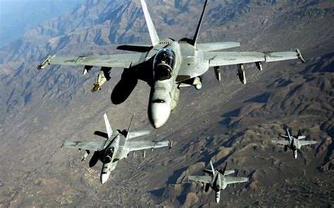 Stunning Hd Wallpaper Of Mcdonnell Douglas F A 18 Hornet In Action Stunning Hd Wallpaper Of Mcdonnell Douglas F A 18 Hornet In Action