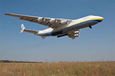 The Largest Airplane Ever Built Twistedsifter The Largest Airplane Ever Built Twistedsifter