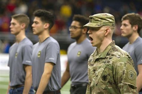 The Military Gives Enlistment Bonuses And Incentives Find Out More The Military Gives Enlistment Bonuses And Incentives Find Out More