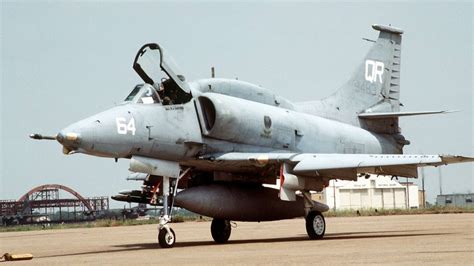 The Navy S Classic A4 Skyhawk Still Flies To This Day We Are The Mighty The Navy S Classic A4 Skyhawk Still Flies To This Day We Are The Mighty