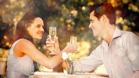 Things You Need To Know When Dating A Cancer Man Astrologify