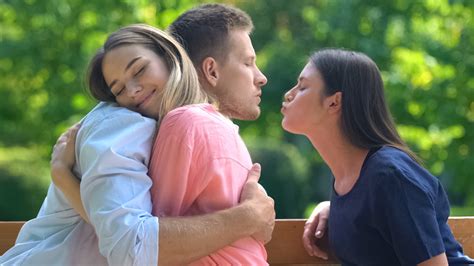 Tips For Introducing Polyamory Into Your Life And Starting A Relationship Tips For Introducing Polyamory Into Your Life And Starting A Relationship