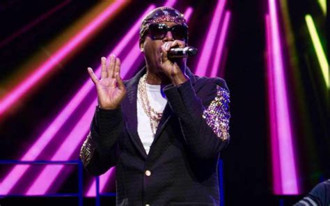 Top 32 Mc Hammer Songs Chart Topping Hits From The Hammer Time Era Top 32 Mc Hammer Songs Chart Topping Hits From The Hammer Time Era