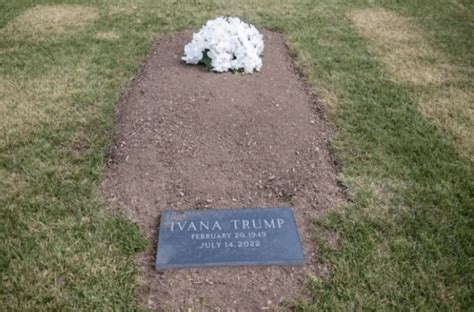 Trump Buried His Ex Wife In That Sad Little Plot Of Dirt On His Trump Buried His Ex Wife In That Sad Little Plot Of Dirt On His