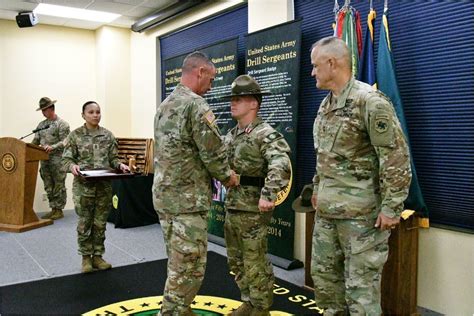 U S Army S 2022 Drill Sergeants Of The Year Take Coveted Belts At Fort