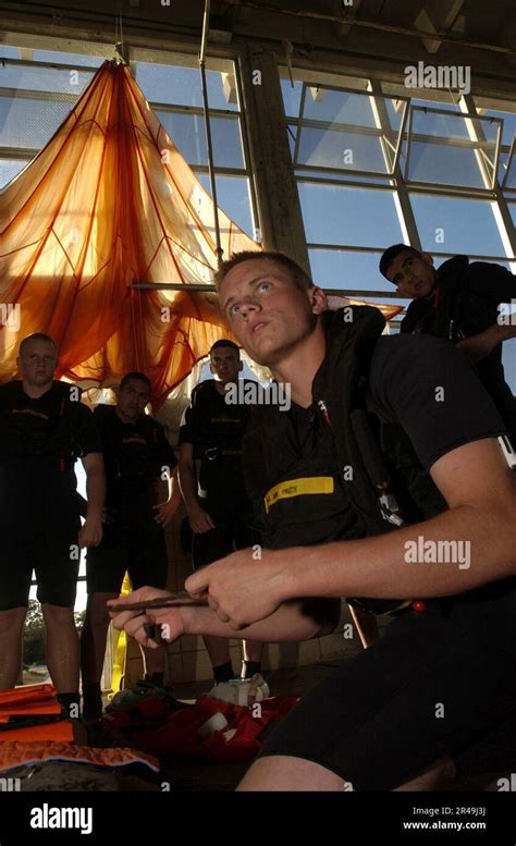 Us Navy Students At The Aviation Rescue Swimmer School Drill On Us Navy Students At The Aviation Rescue Swimmer School Drill On