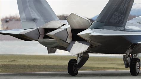 Us Pilot Tests 100 Million Super Advanced F 22 Thrust Vector Us Pilot Tests 100 Million Super Advanced F 22 Thrust Vector