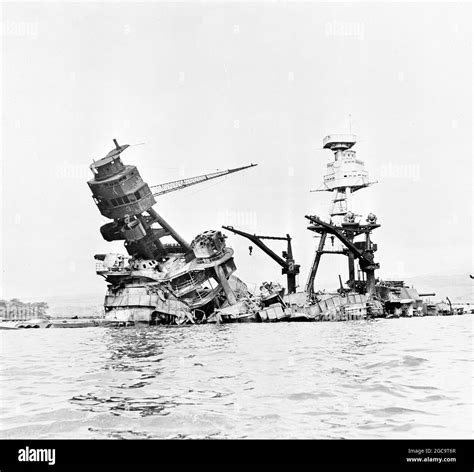 Uss Arizona Sunk At Pearl Harbor Hi Res Stock Photography And Images Uss Arizona Sunk At Pearl Harbor Hi Res Stock Photography And Images