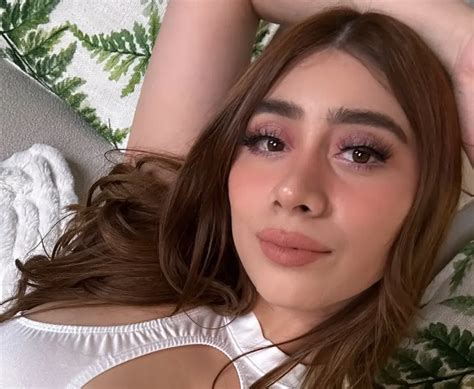Violet Myers Biography Age Images Height Net Worth Bioofy Violet Myers Biography Age Images Height Net Worth Bioofy
