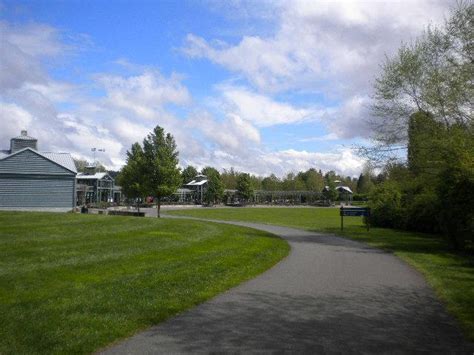 Wandering Around Woodinville Wilmot Gateway Park
