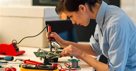 What Do Electronic Engineers Do