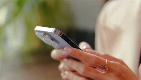 Why Dating Apps Are So Expensive